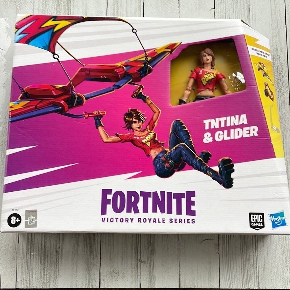 Fortnite TNTINA & Glider Victory Royale Series Action Figure Epic Games New!
